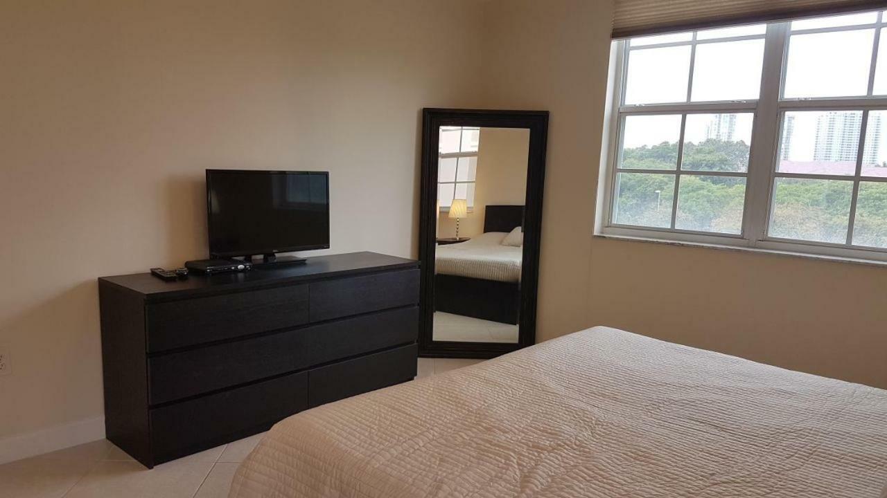 Yacht Club Aventura 2Br + 2Ba Apartment Маями Екстериор снимка