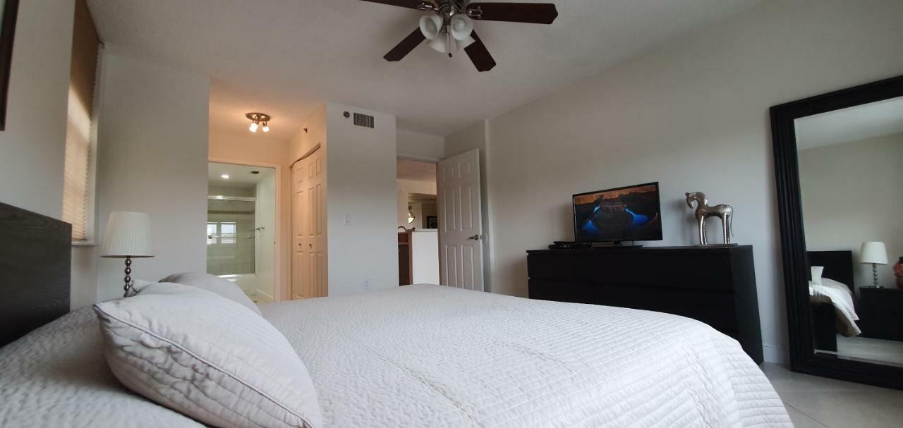 Yacht Club Aventura 2Br + 2Ba Apartment Маями Екстериор снимка